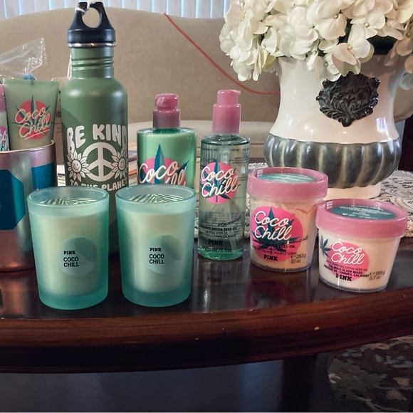 *****SOLD*****VS PINK Ultimate Coco Chill Bath & Body Bundle NWT - Picture 3 of 3